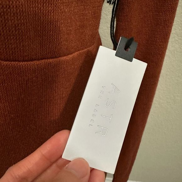 NWT ASTR The Label Wrap Neck Cutout Dress in Rosey Rust - Picture 5 of 12